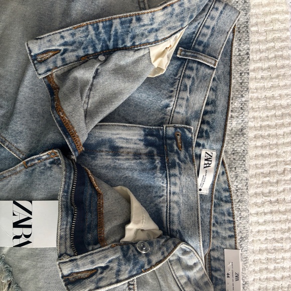 Zara Mid rise  straight leg jeans - Picture 2 of 3